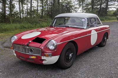 Lot 6 - 1965 MG B Roadster