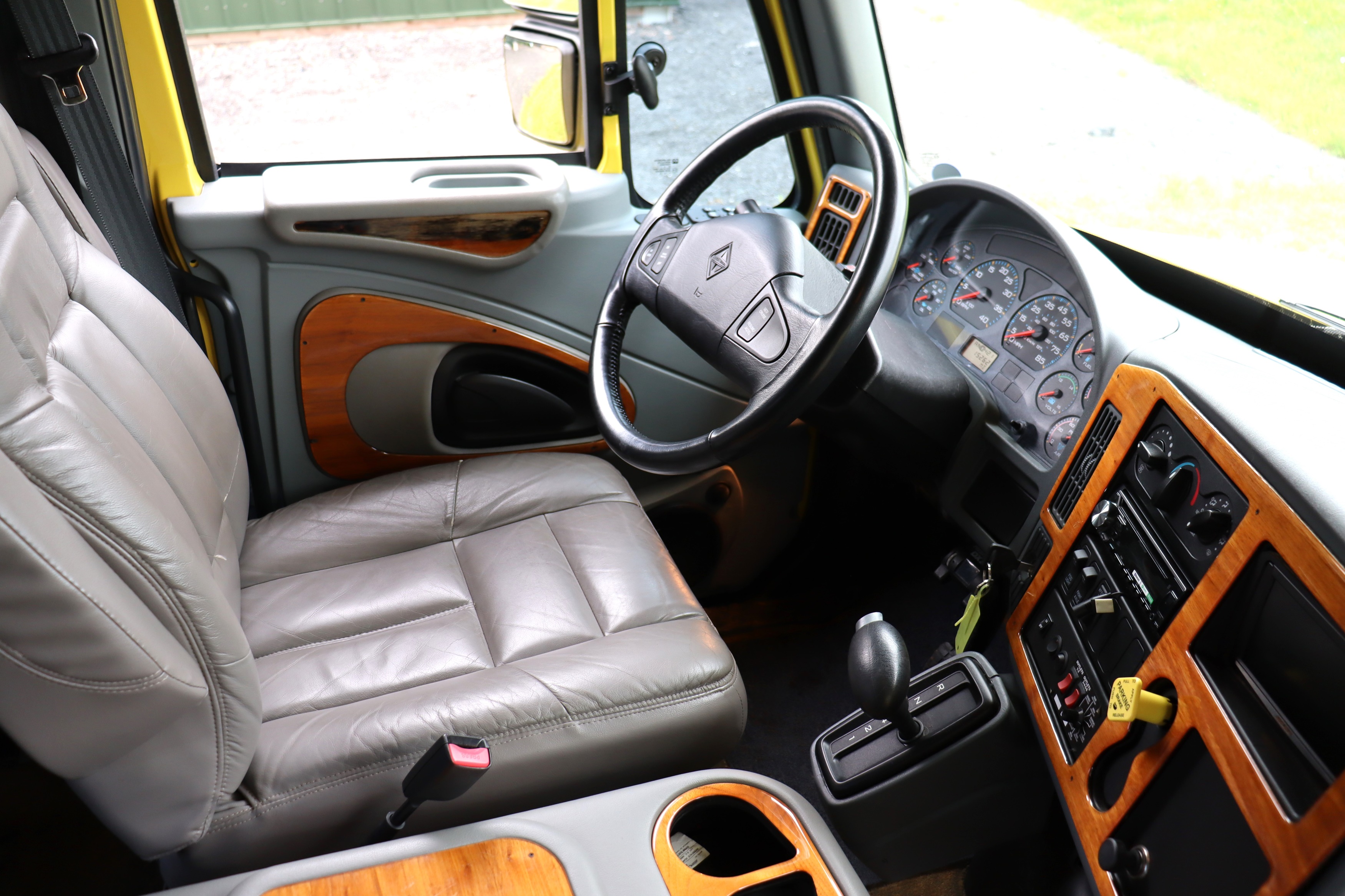 Lot 49 - 2005 International CXT Pickup