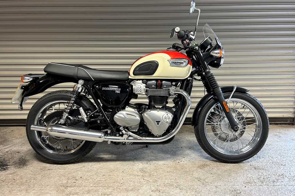 Lot 238 - 2018 Triumph Bonneville T100