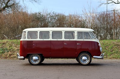 Lot 101 - 1967 Volkswagen Type 2 Kombi Luxo '15-Window' Camper