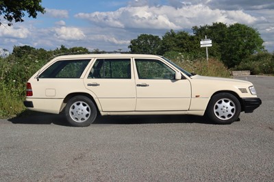 Lot 90 - 1993 Mercedes-Benz E250D Estate