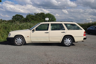 Lot 90 - 1993 Mercedes-Benz E250D Estate