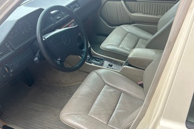 Lot 90 - 1993 Mercedes-Benz E250D Estate