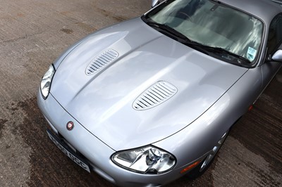 Lot 114 - 2000 Jaguar XKR Coupe