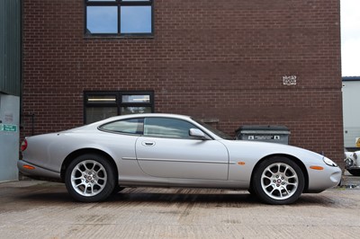 Lot 114 - 2000 Jaguar XKR Coupe