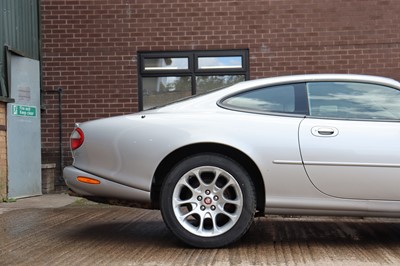 Lot 114 - 2000 Jaguar XKR Coupe