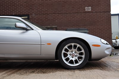 Lot 114 - 2000 Jaguar XKR Coupe