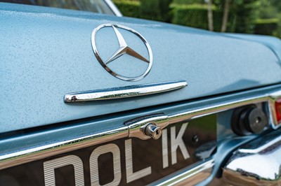 Lot 1967 Mercedes-Benz 230SL