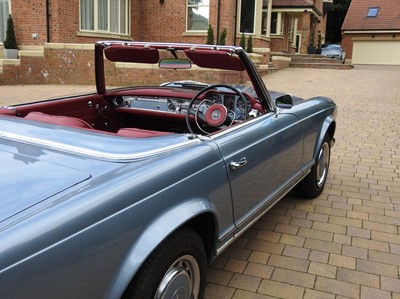 Lot 19 - 1967 Mercedes-Benz 230SL