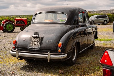 Lot 88 - 1956 Singer Hunter Saloon