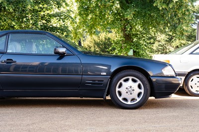 Lot 102 - 1997 Mercedes-Benz SL 320