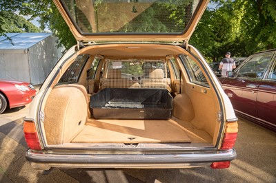 Lot 76 - 1985 Mercedes-Benz 200 T Estate