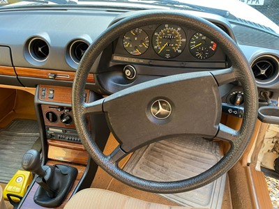 Lot 76 - 1985 Mercedes-Benz 200 T Estate