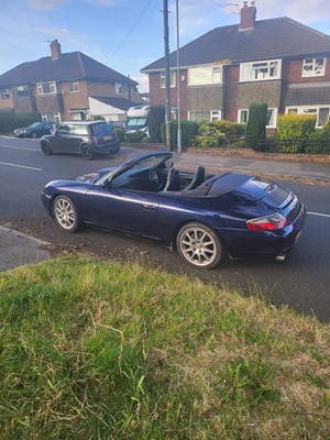 Lot 75 - 2000 Porsche 911 Carrera 4 Cabriolet