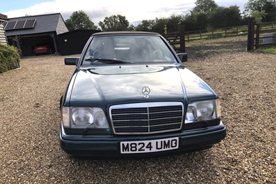 Lot 82 - 1995 Mercedes-Benz E320 Cabriolet