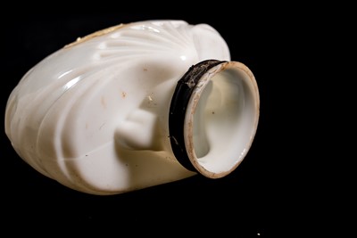 Lot 99 - Shell Motor Oil Glass Oil Globe