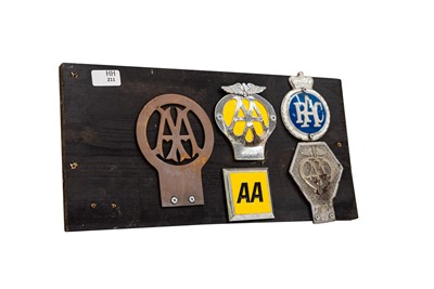 Lot 211 - Mounted Display of AA and RAC Badges