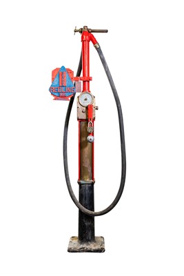 Lot 322 - Avery Hardol CH4 Hand-Crank Petrol Pump