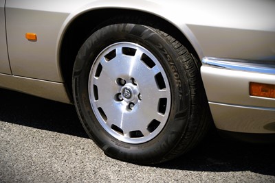 Lot 32 - 1996 Jaguar XJ-S 4.0 Celebration Convertible