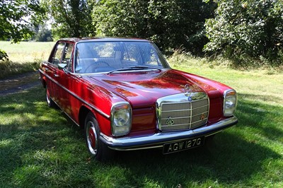 Lot 64 - 1969 Mercedes-Benz 220 Saloon