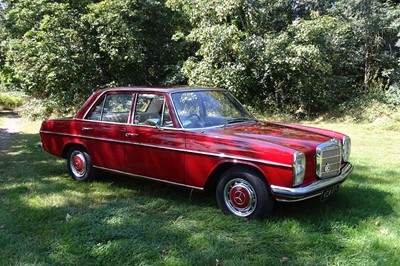 Lot 64 - 1969 Mercedes-Benz 220 Saloon