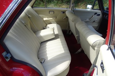 Lot 64 - 1969 Mercedes-Benz 220 Saloon