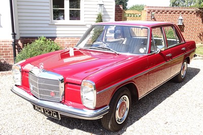 Lot 64 - 1969 Mercedes-Benz 220 Saloon