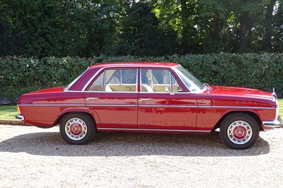 Lot 64 - 1969 Mercedes-Benz 220 Saloon