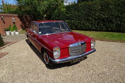 Lot 64 - 1969 Mercedes-Benz 220 Saloon