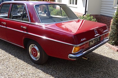 Lot 64 - 1969 Mercedes-Benz 220 Saloon