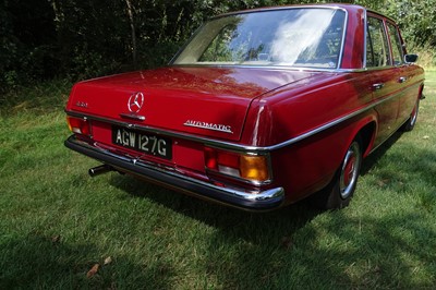 Lot 64 - 1969 Mercedes-Benz 220 Saloon