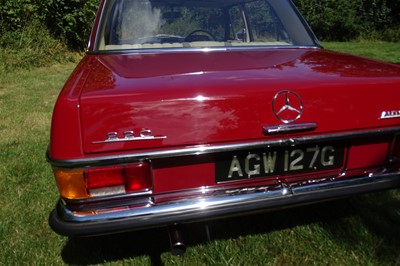 Lot 64 - 1969 Mercedes-Benz 220 Saloon