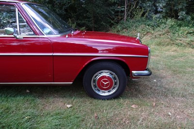 Lot 64 - 1969 Mercedes-Benz 220 Saloon