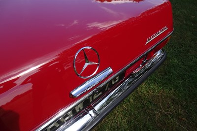 Lot 64 - 1969 Mercedes-Benz 220 Saloon