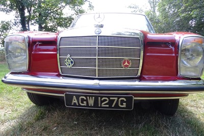 Lot 64 - 1969 Mercedes-Benz 220 Saloon