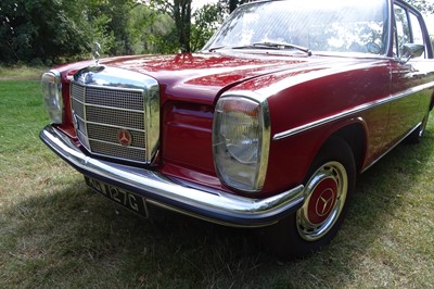 Lot 64 - 1969 Mercedes-Benz 220 Saloon