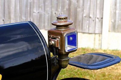 Lot 100 - 1902 Oldsmobile Model R 'Curved Dash' 4½HP Runabout