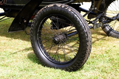 Lot 100 - 1902 Oldsmobile Model R 'Curved Dash' 4½HP Runabout