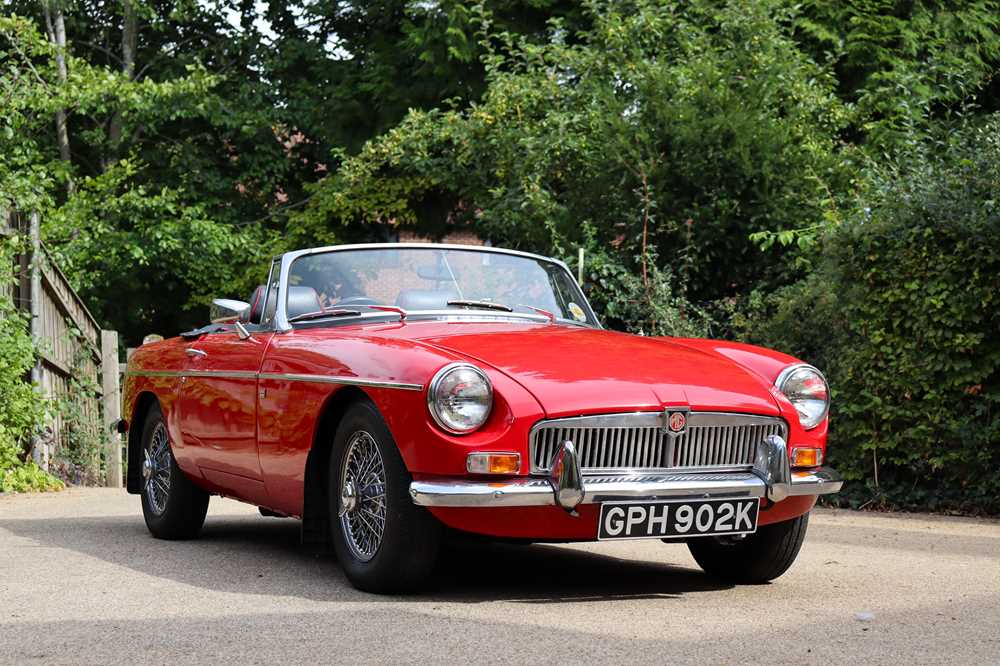 Lot 1971 MG B Roadster