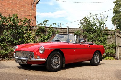 Lot 1971 MG B Roadster