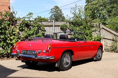 Lot 1971 MG B Roadster