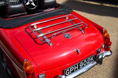 Lot 1971 MG B Roadster