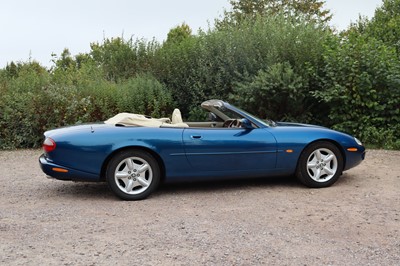 Lot 1997 Jaguar XK8 Convertible