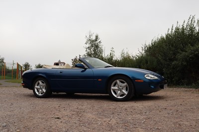 Lot 1997 Jaguar XK8 Convertible