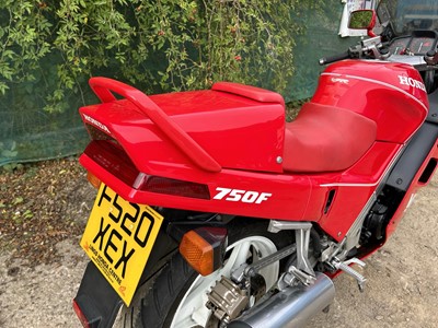 Lot 369 - 1998 Honda VFR750FJ