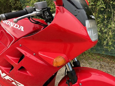 Lot 369 - 1998 Honda VFR750FJ