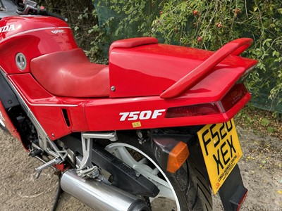 Lot 369 - 1998 Honda VFR750FJ