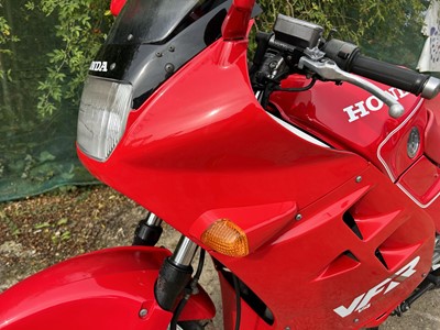 Lot 369 - 1998 Honda VFR750FJ