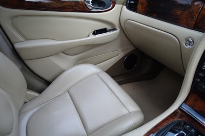 Lot 2004 Jaguar XJ6 V6