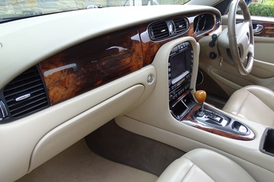 Lot 73 - 2004 Jaguar XJ6 V6